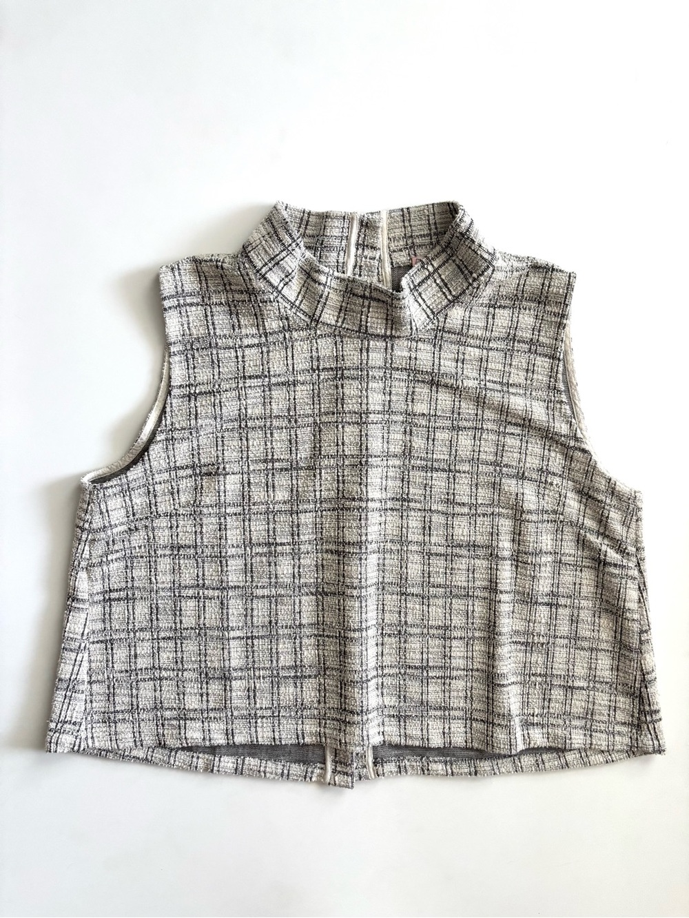 BURU Top Sleeveless Ivory Tweed Mod Crop NWT XXL 2XL